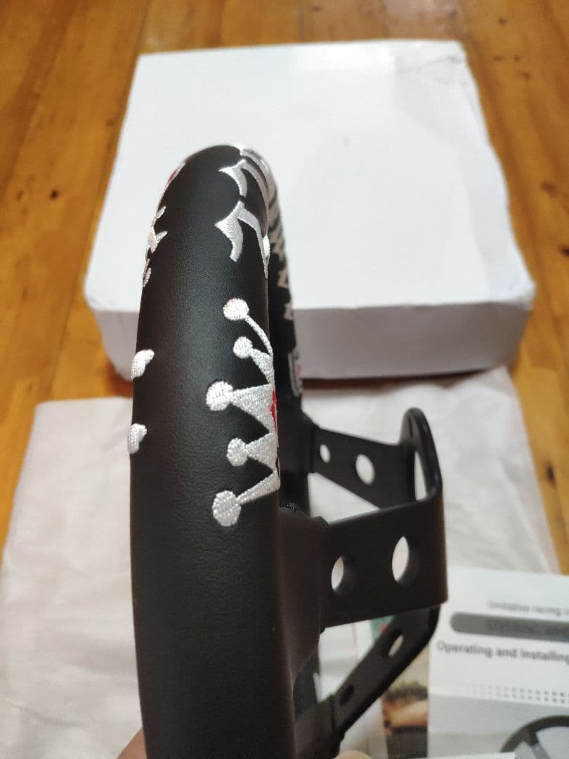 新品・未使用 俺たちトチクルッテルぜっ!! 革 ステアリング