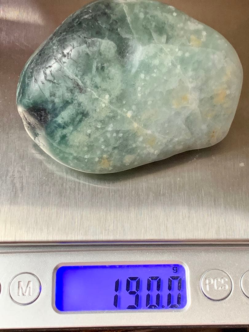 糸魚川ひすい極上の海石　翡翠　原石　翡翠　鉱物標本　コン沢　水石　根付　青翡翠