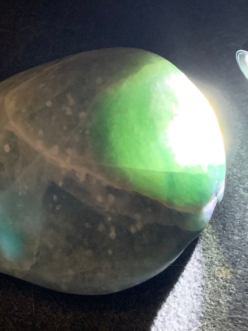 糸魚川ひすい極上の海石　翡翠　原石　翡翠　鉱物標本　コン沢　水石　根付　青翡翠