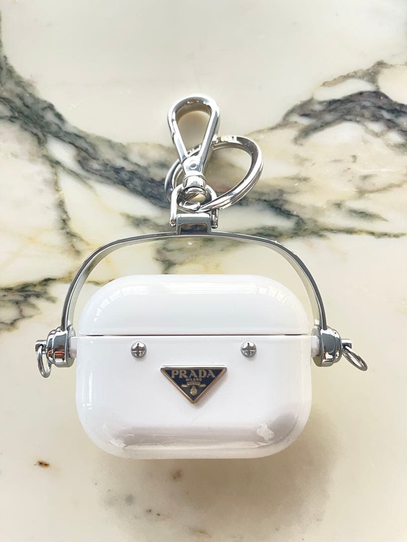PRADA ホワイト ハンドル付き AirPodsProケース