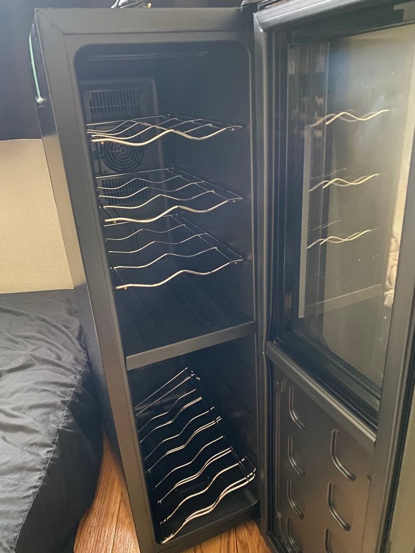 薬膳コーラ　ワインセラー ガラス扉 6棚付き