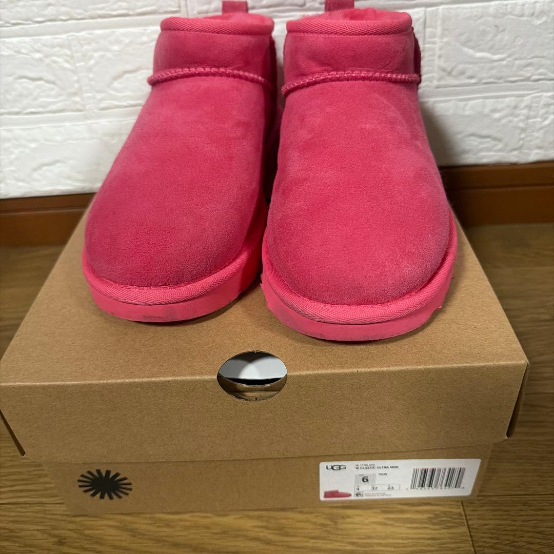 UGG ピンク ショートムートンブーツ