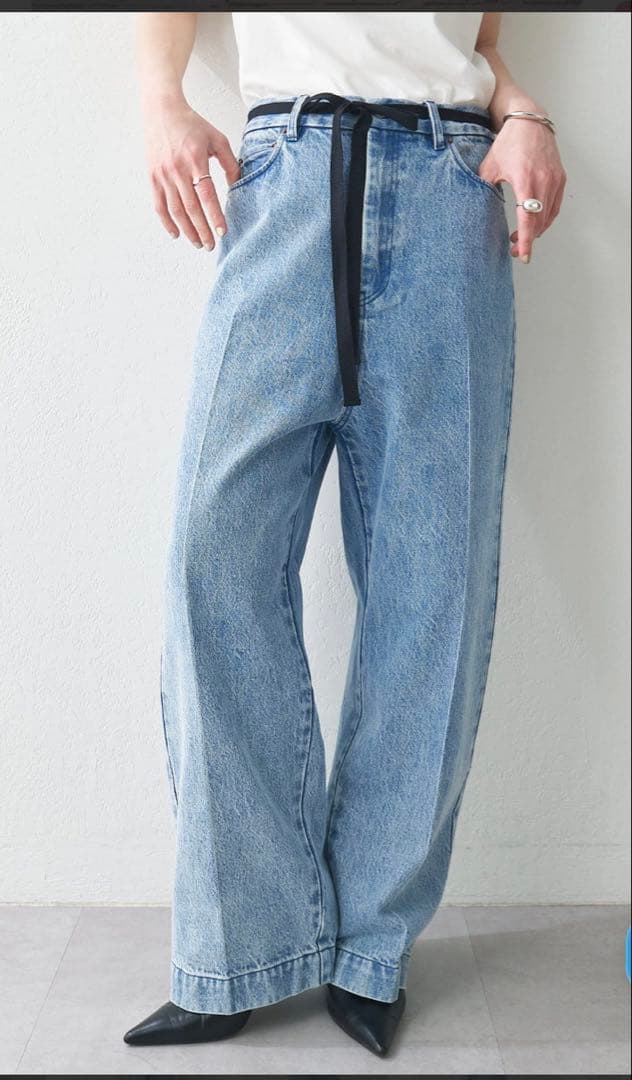 ウィムガゼット　センタープレスデニムパンツ