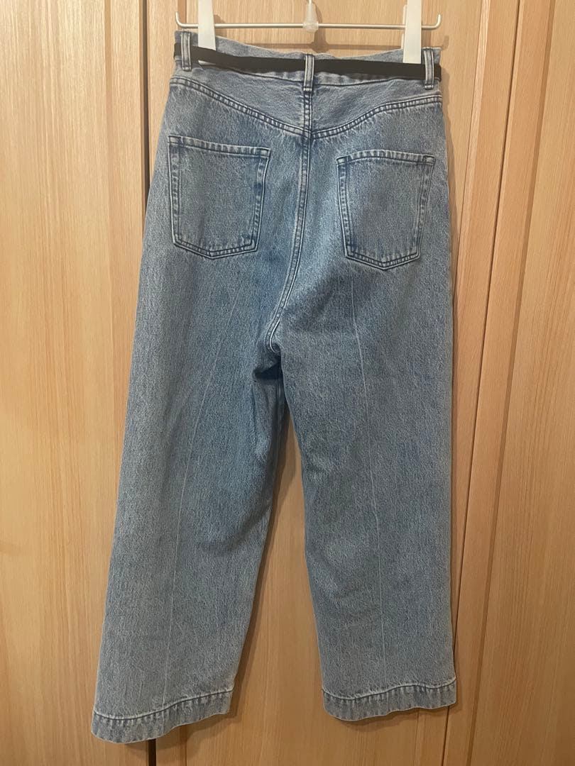 ウィムガゼット　センタープレスデニムパンツ