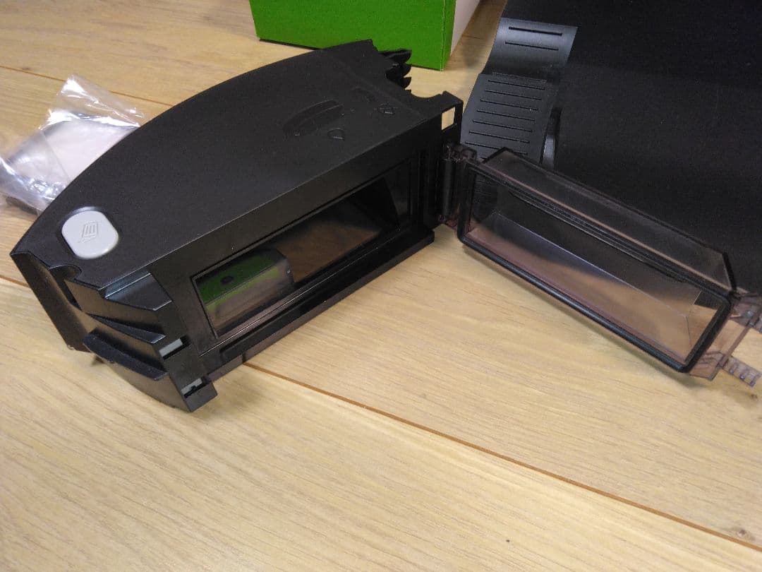 【使用1カ月程度】ルンバij用クリーンベース&専用ダストボックス