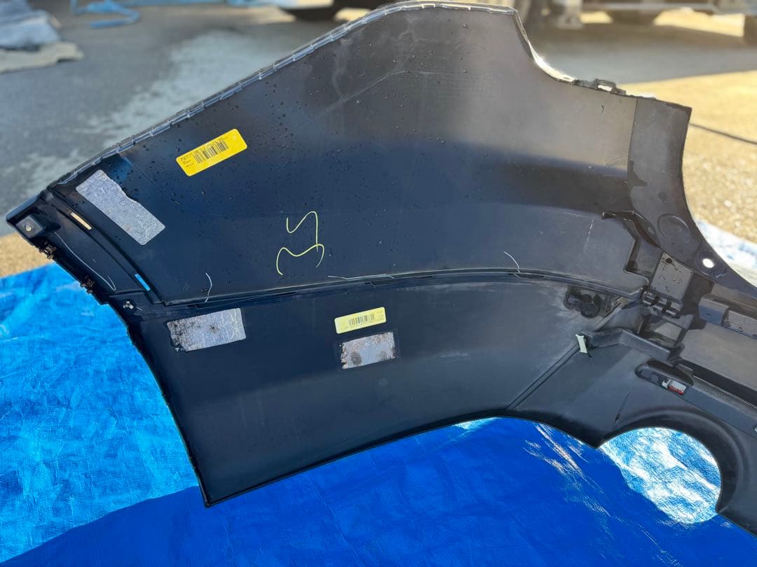 フォードエクスプローラーリアバンパー2012パーキングセンサー付き