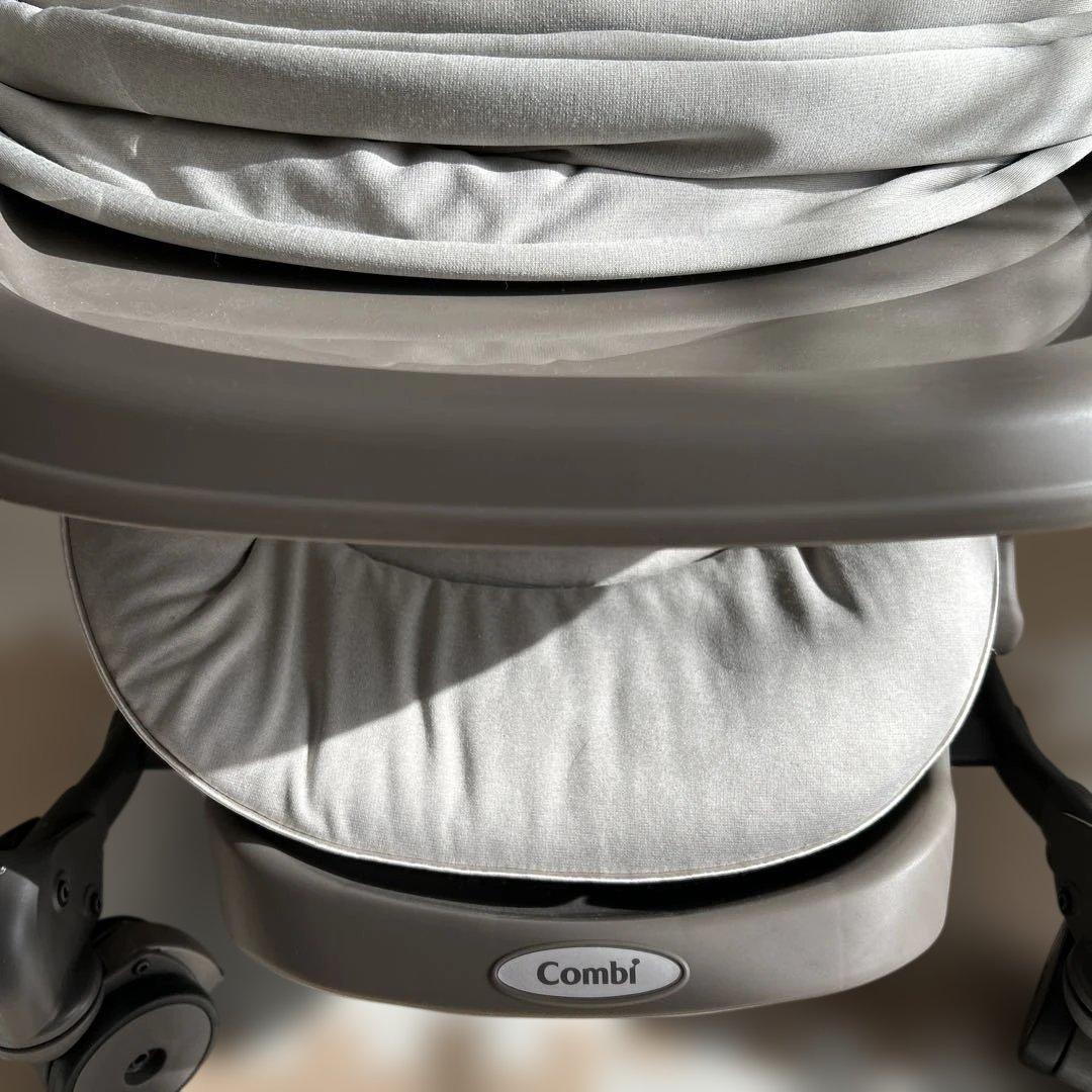 Combi 電動調整機能付きベビーベッド グレー