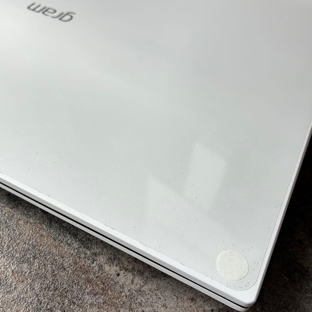 2025年発売 LG glam 14Z90RU-GA52J エルジー 16GB