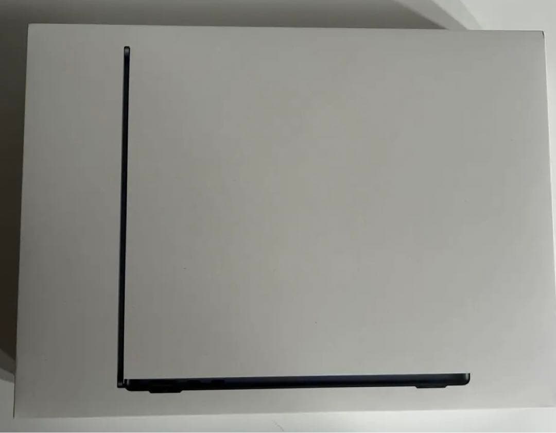 アップル Macbook Air M2 2022 13インチ ミッドナイト