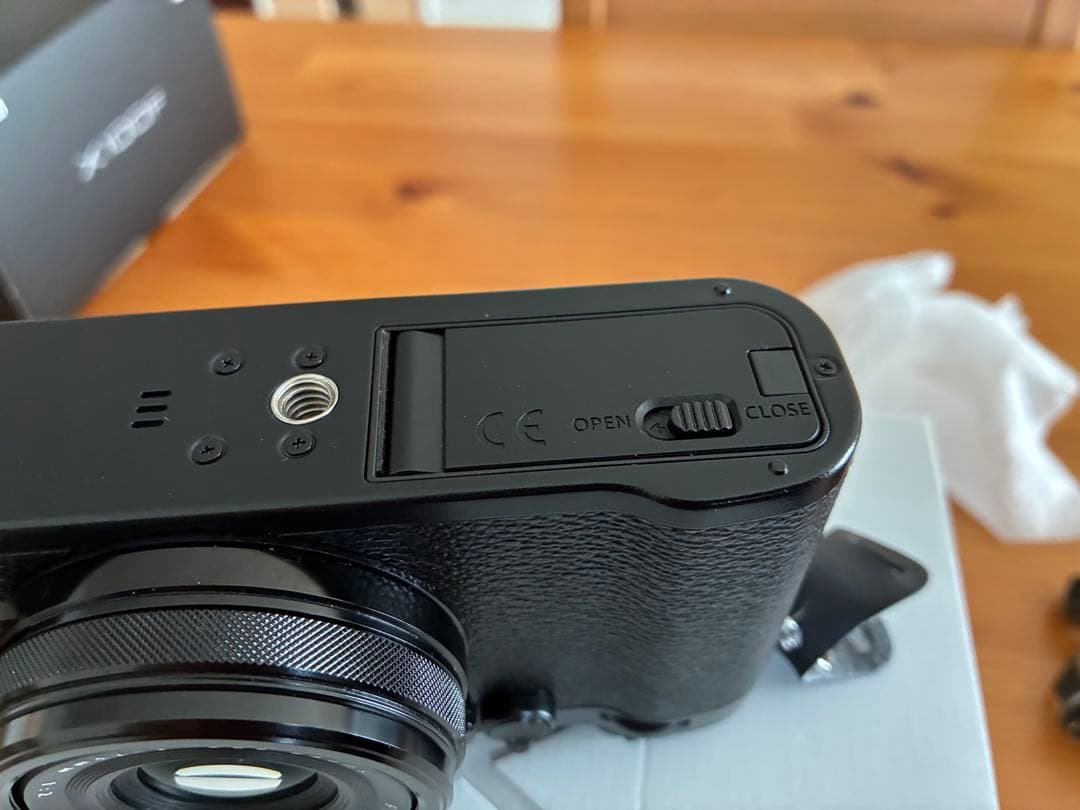 ⭐︎極上品1100ショット　富士フイルム　fujifilm X100f おまけ付き