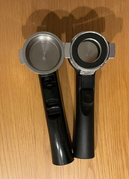 Delonghi デロンギ　エスプレッソ・カプチーノメーカー　ホワイト