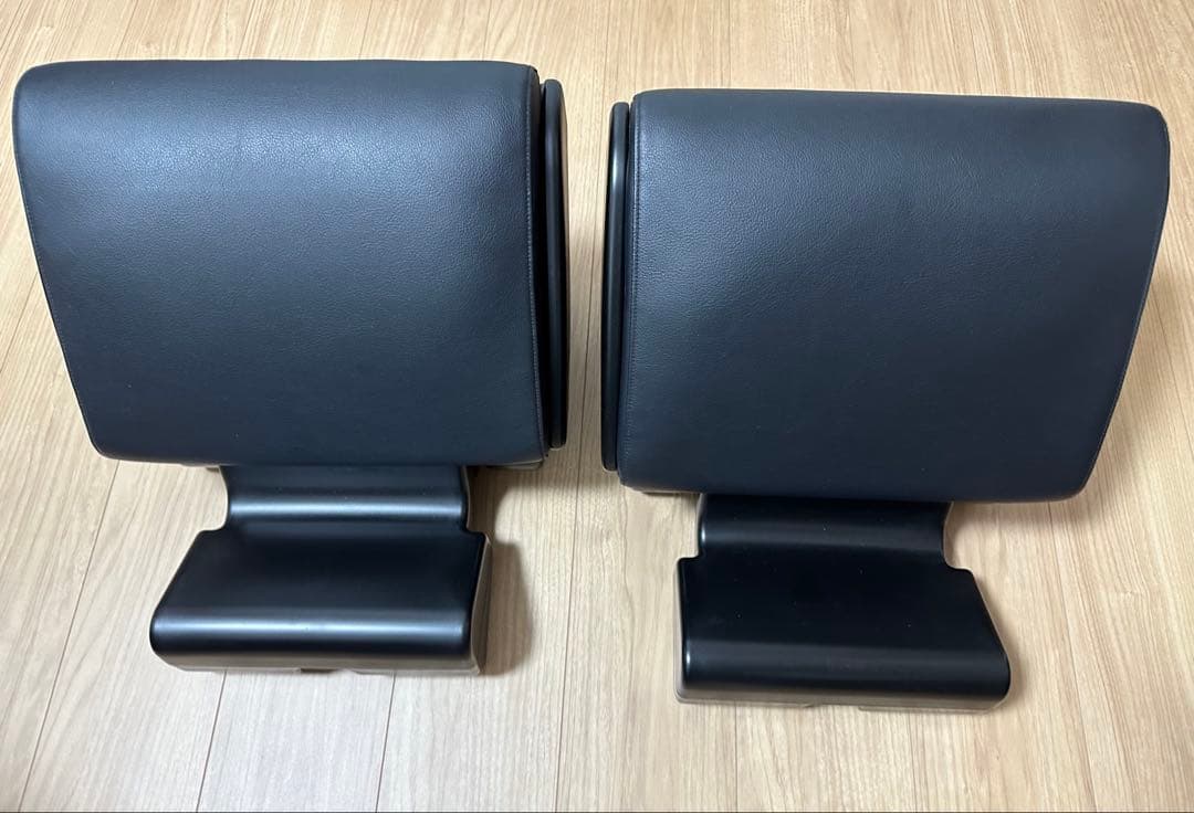 TOYOTA(トヨタ)　純正部品　オットマン2個セット