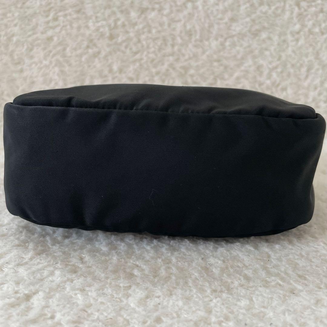 PRADA ブラック ナイロンポーチ