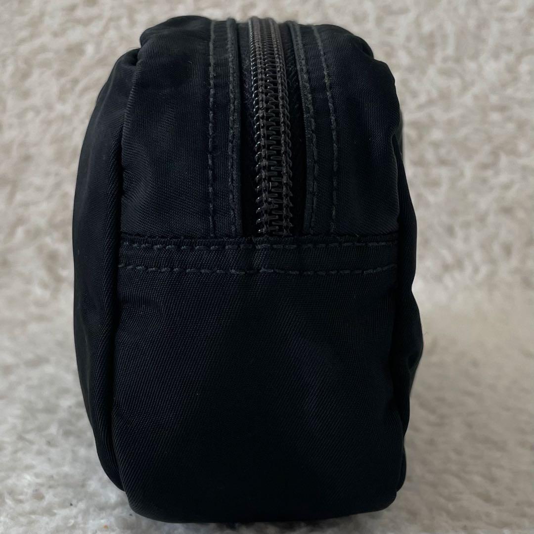 PRADA ブラック ナイロンポーチ