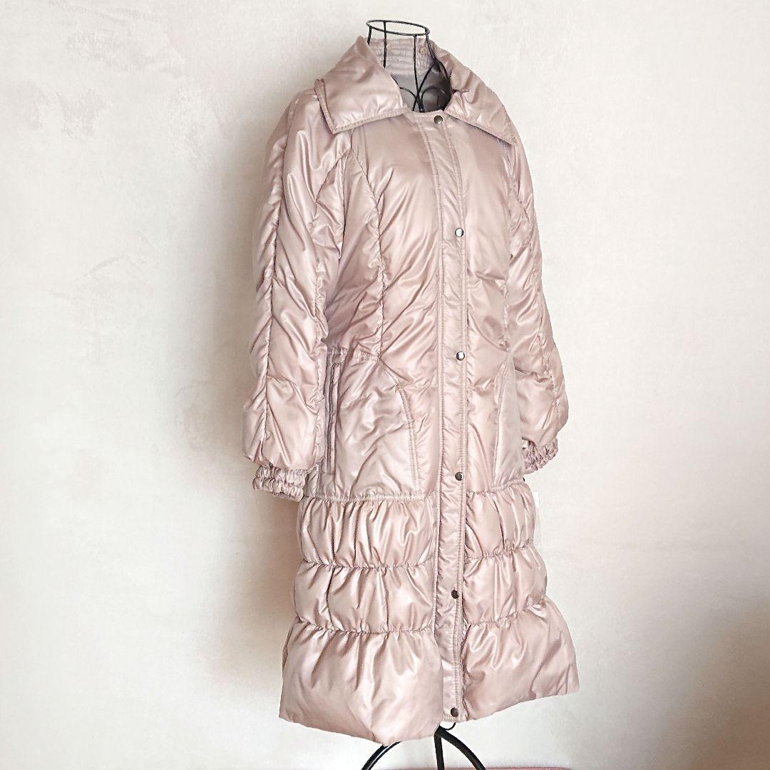 ベニーバードブルーフォックス衿付裾ギャザーダウンコート13号(ベージュ)