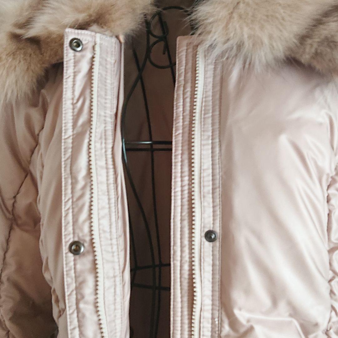 ベニーバードブルーフォックス衿付裾ギャザーダウンコート13号(ベージュ)