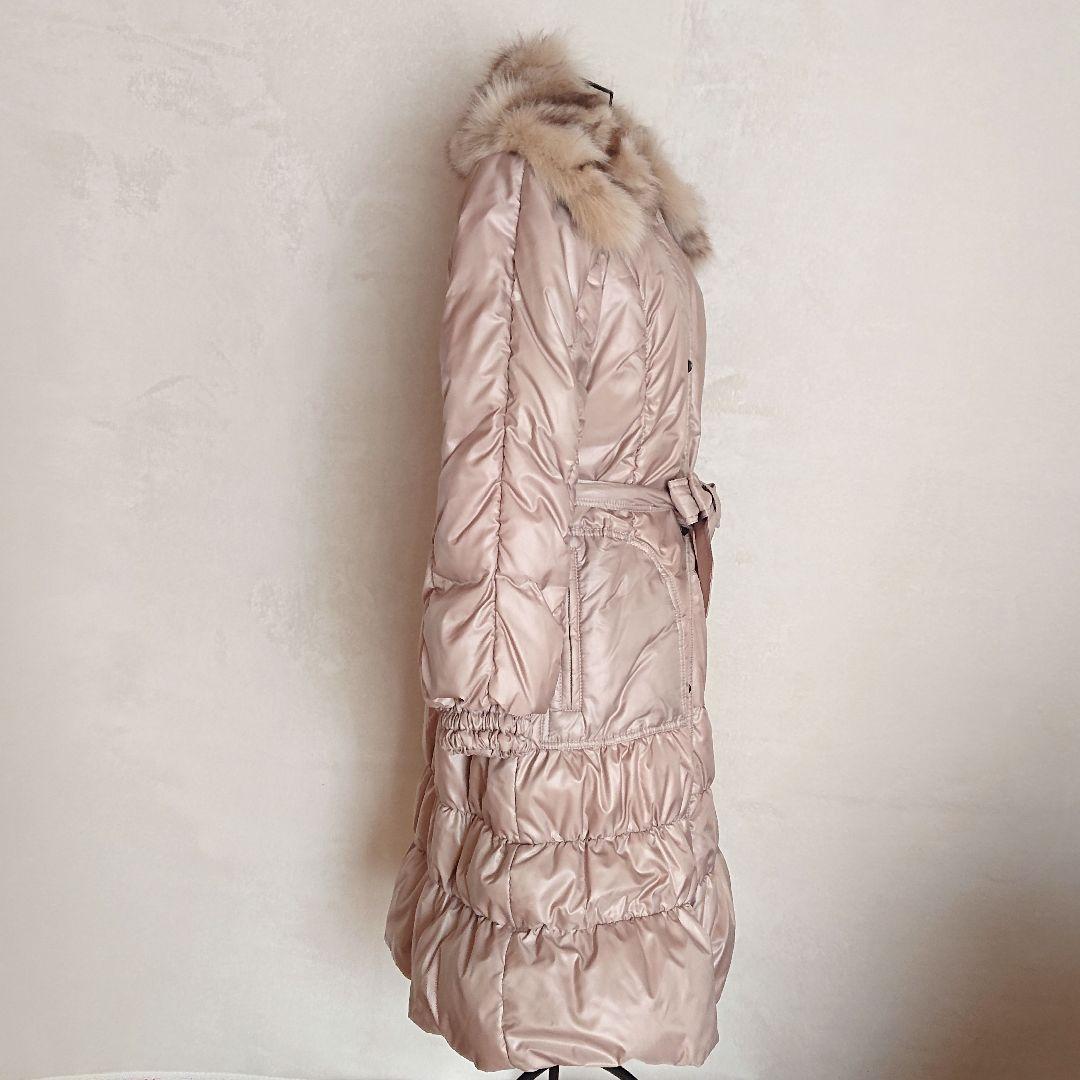 ベニーバードブルーフォックス衿付裾ギャザーダウンコート13号(ベージュ)