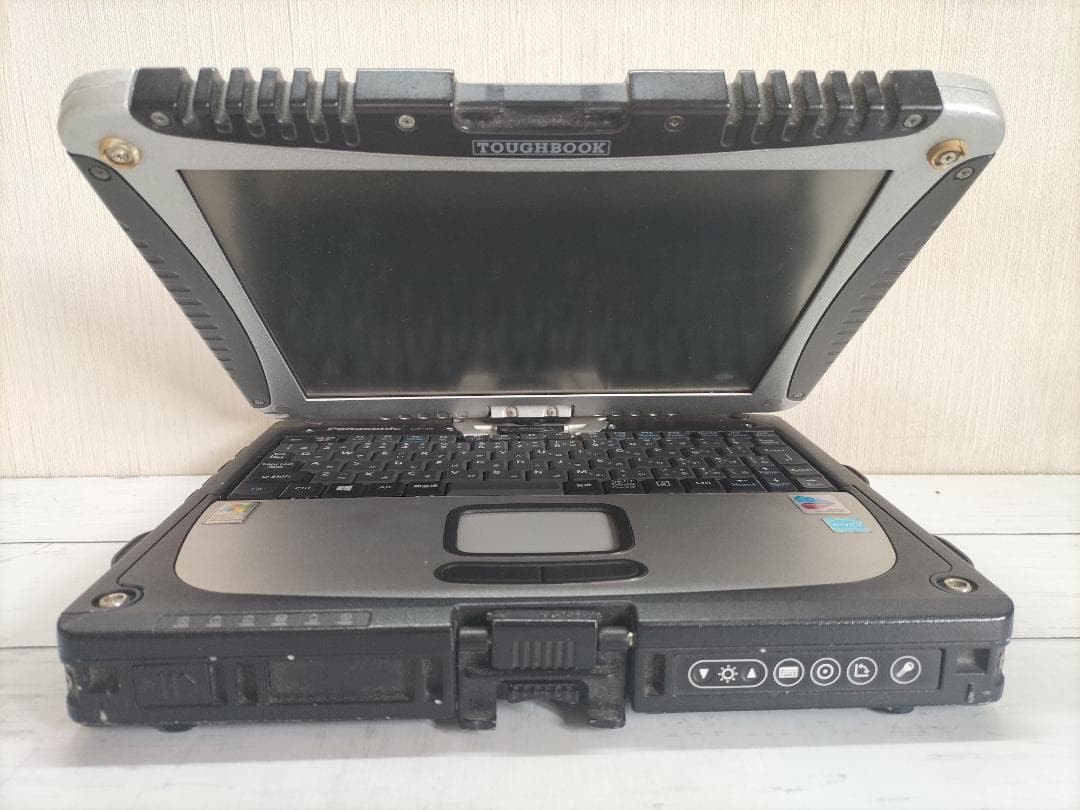 TOUGHBOOK CF-18 10.4型/落下や衝撃、水、埃に強い堅牢PC 2