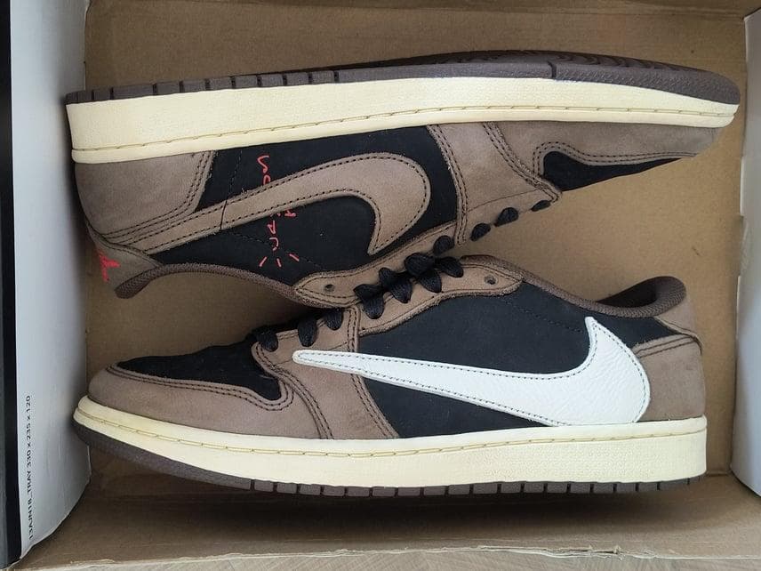 Travis Scott × Nike Air Jordan 1 SP-T