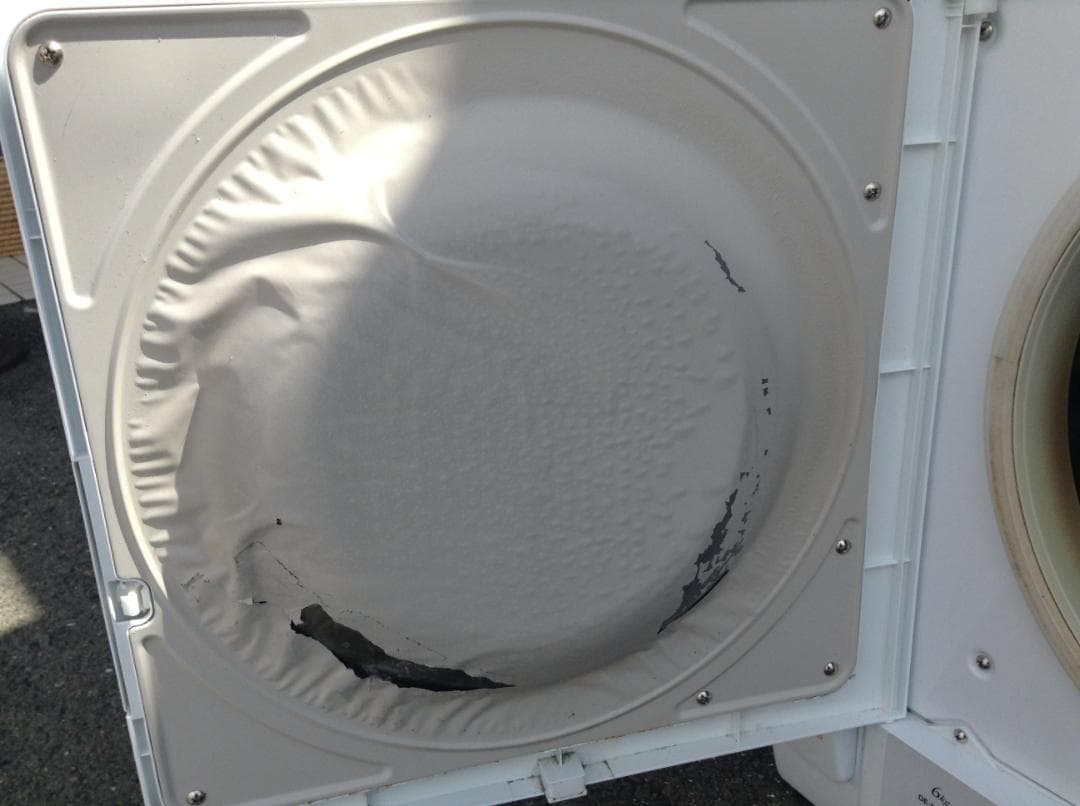 日立　除湿型電気衣類乾燥機　DE-N60WV 乾燥6キロ　2021年製