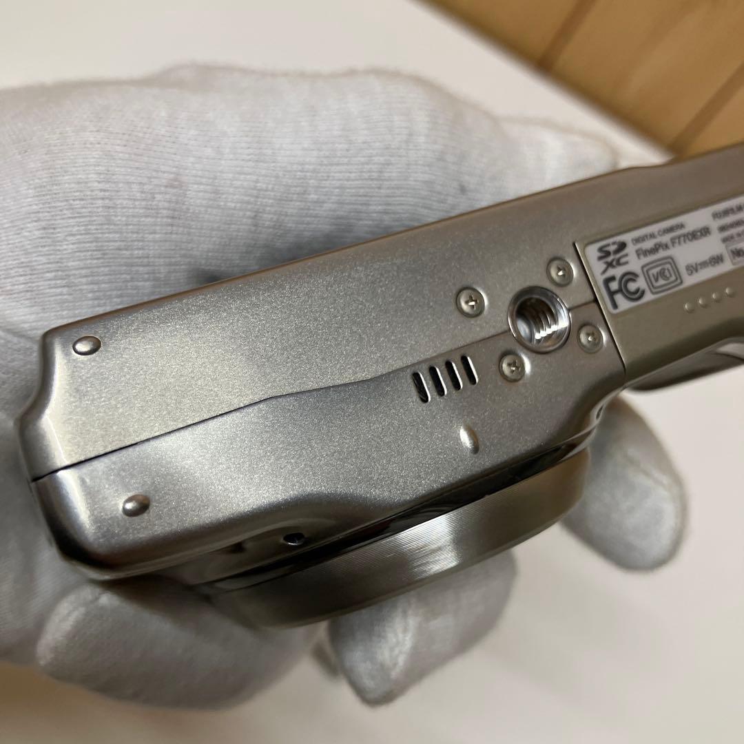 E41 【ジャンク】 FUJIFILM FinePix F770EXR デジカメ