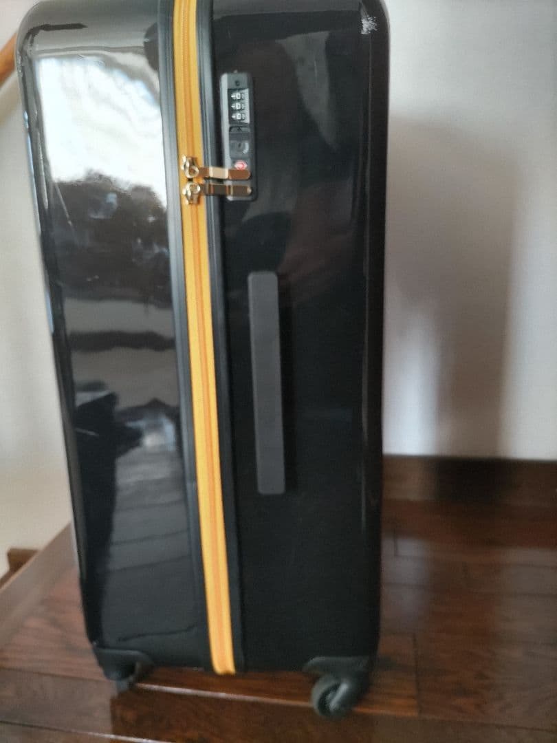 ピカチュウ　ポケモン　キャリーケース　スーツケース　黒　ブラック　Lサイズ