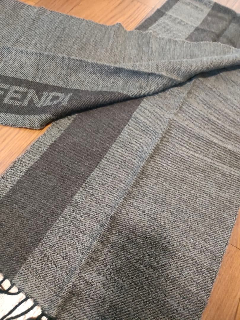 g25 超美品　FENDI　フェンディ　マフラー