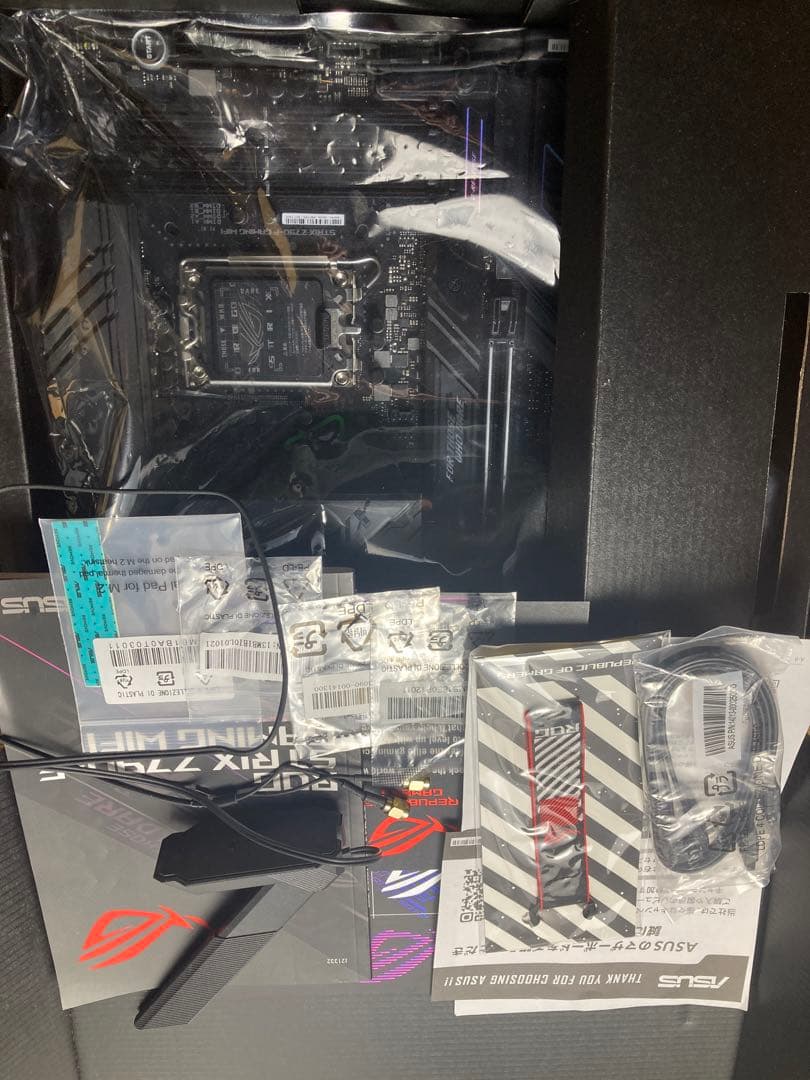 ROG STRIX Z790-F マザーボード Wi-Fi 6E