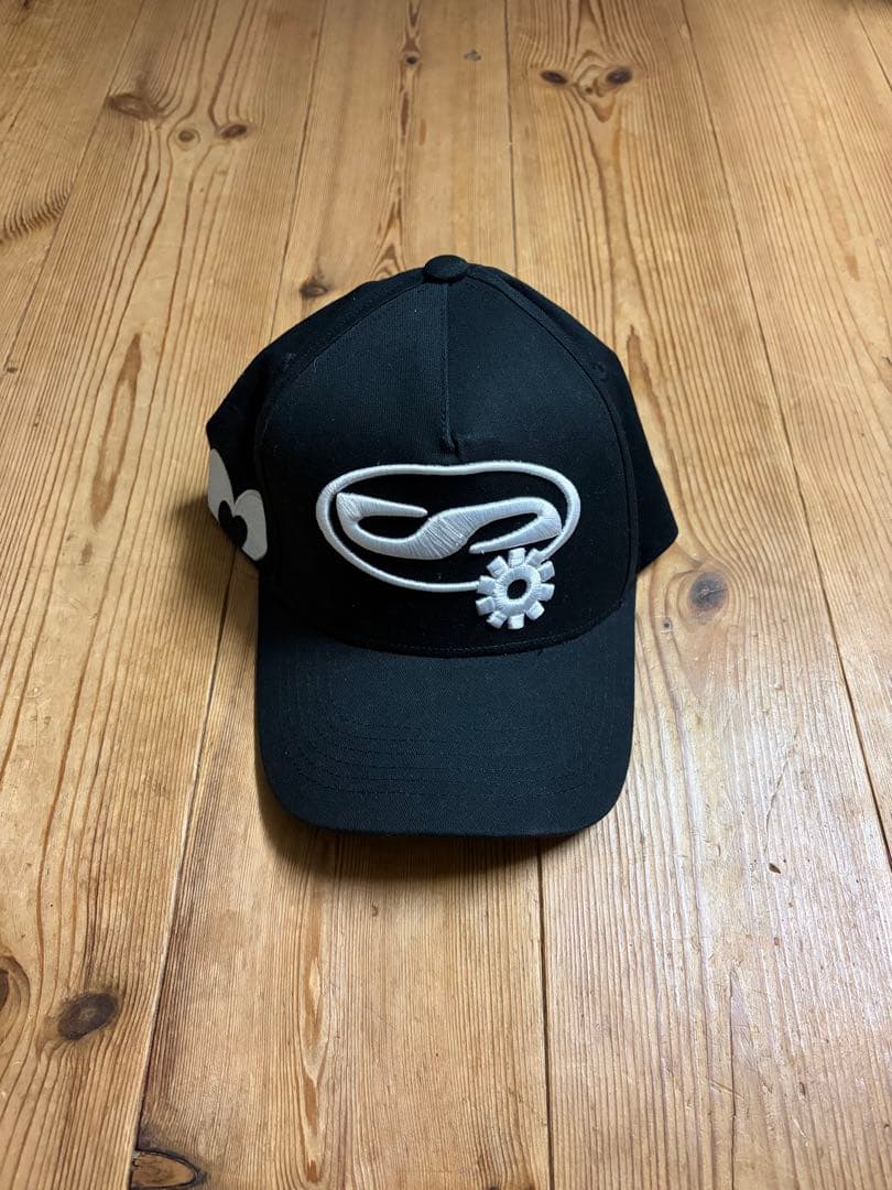atticus torre SETTINGS LOGO 5 YEAR HAT？