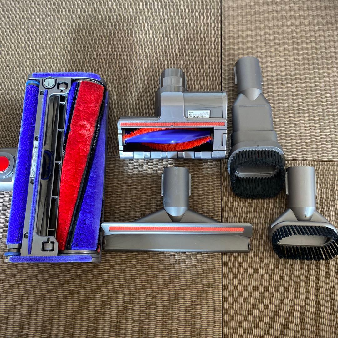 ダイソン掃除機　V8 fluffy+ ＆スタンドtower