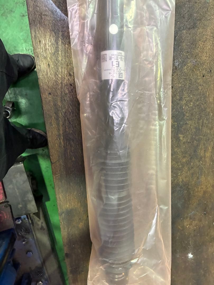 ホンダ　オデッセイ　RC1 新品、未開封SACHS E1 ショックアブソーバー