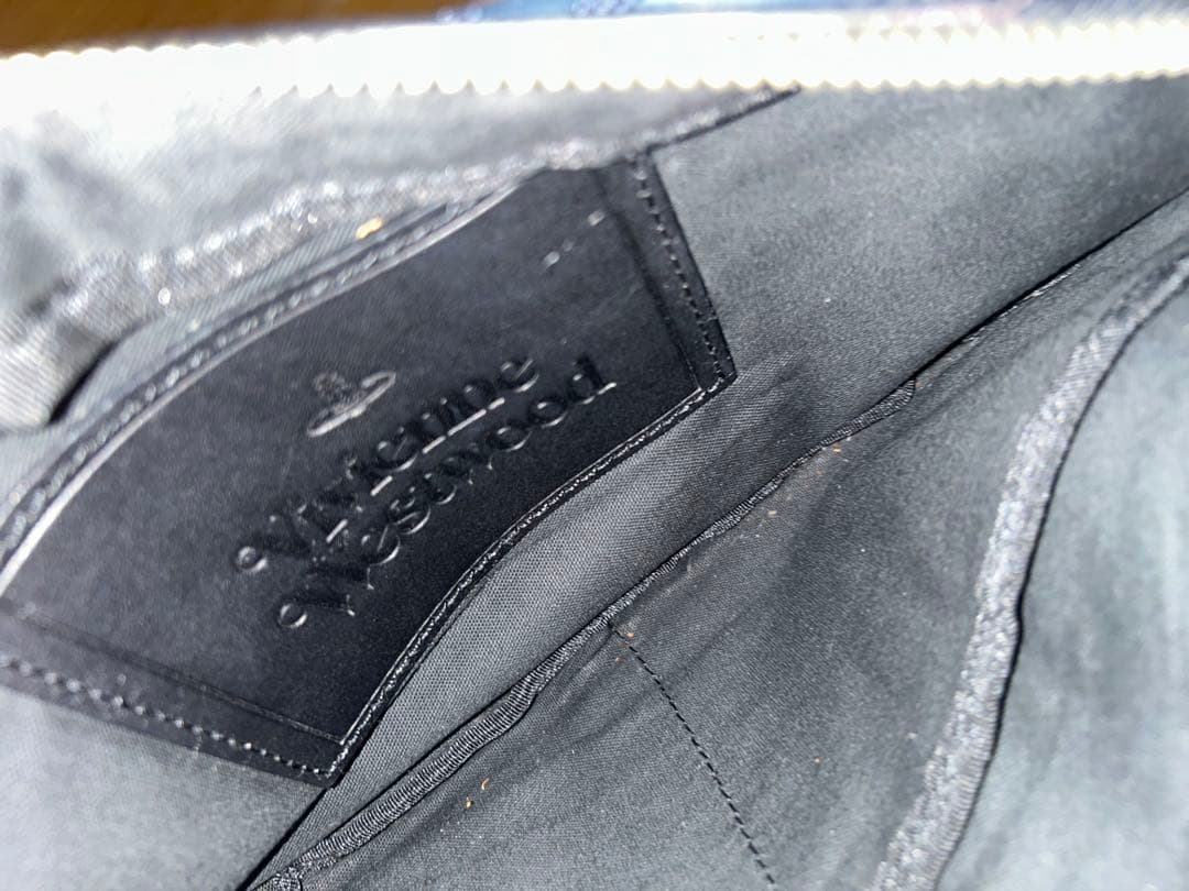 vivienne ボディバッグ