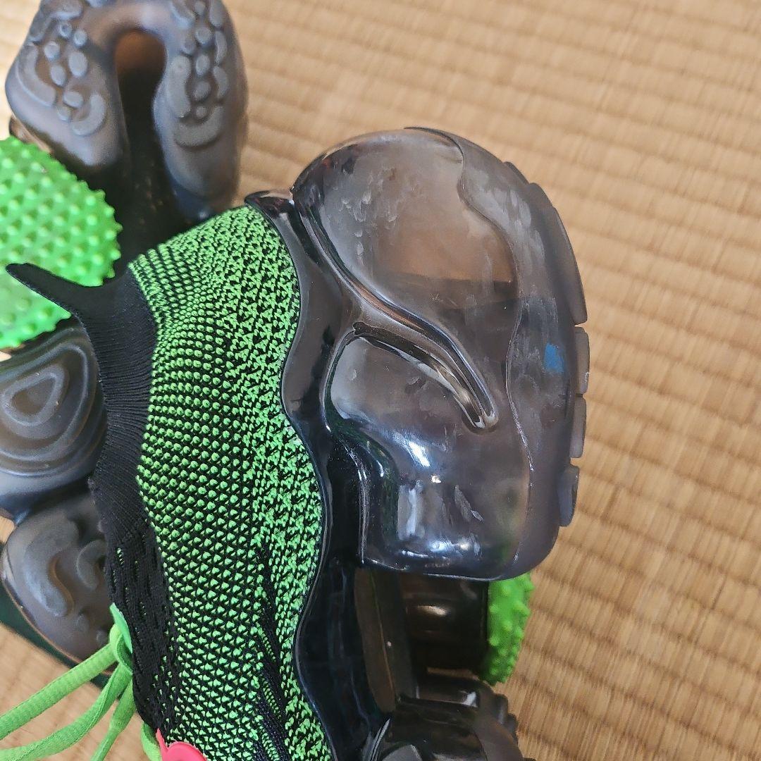 groundsスニーカー 黒/緑/ピンク