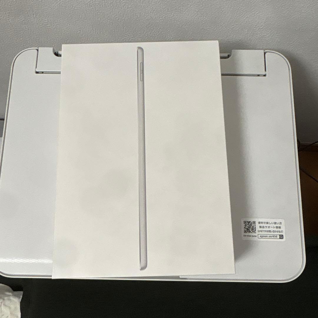 値下げ交渉可！Apple iPad 第9世代　シルバー 本体　箱、ケース、ペン付