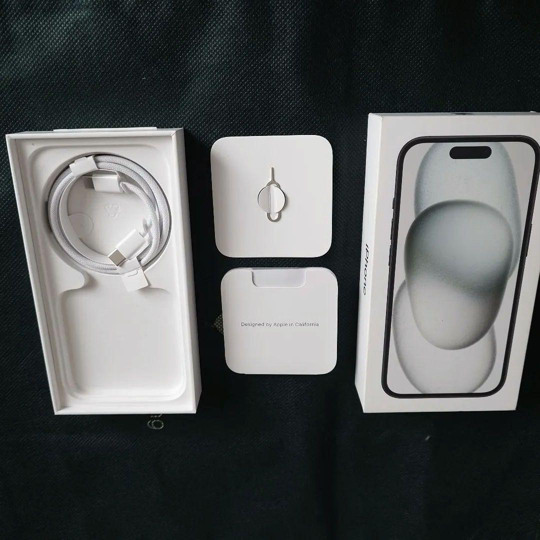 美品　iPhone15 256GB ブラック　フィルム2枚付き