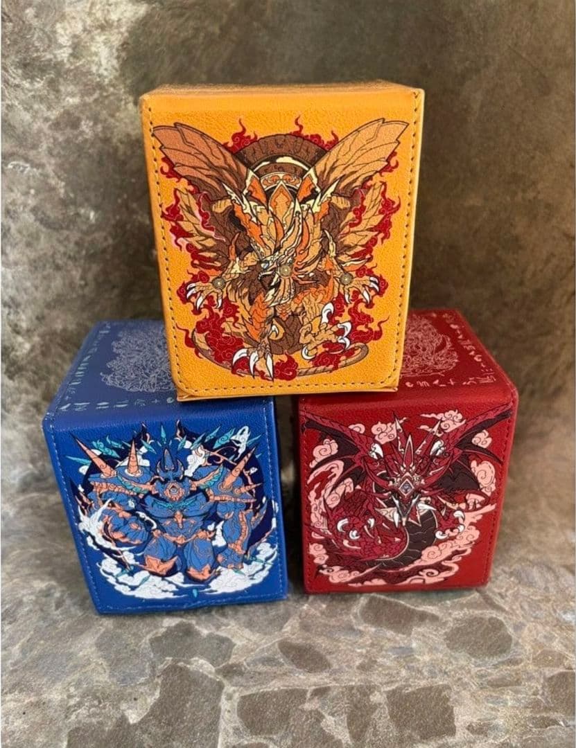 遊戯王　ディスプレイ付き　デッキケース　ラーの翼神龍　オシリス　オベリスク