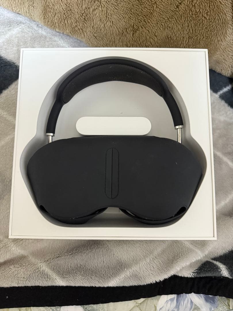 るんるん　AirPodsmax ブラック