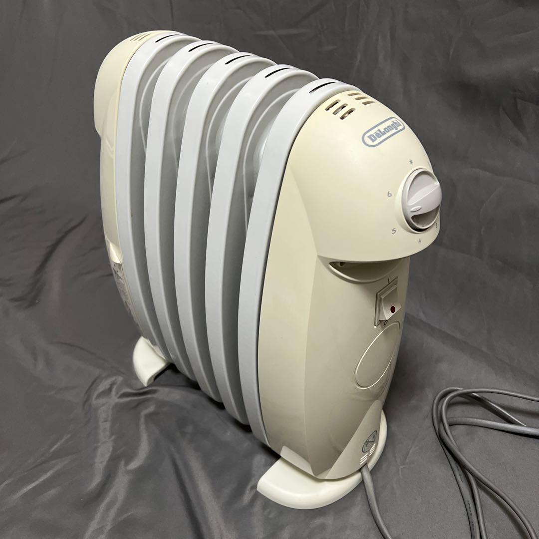 デロンギ・オイルヒーター 小型 DeLonghi TRN0505JS