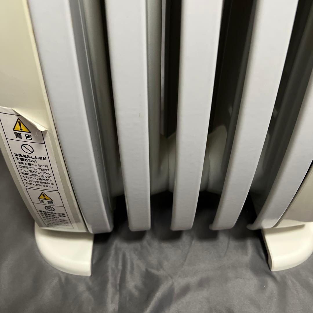 デロンギ・オイルヒーター 小型 DeLonghi TRN0505JS