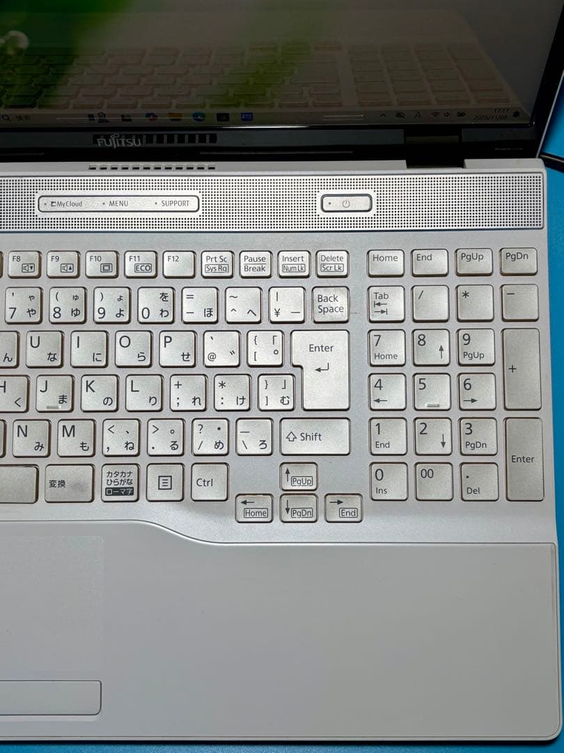 富士通 LIFEBOOK AH53/B3 i7 8550U SSD2TB 32G