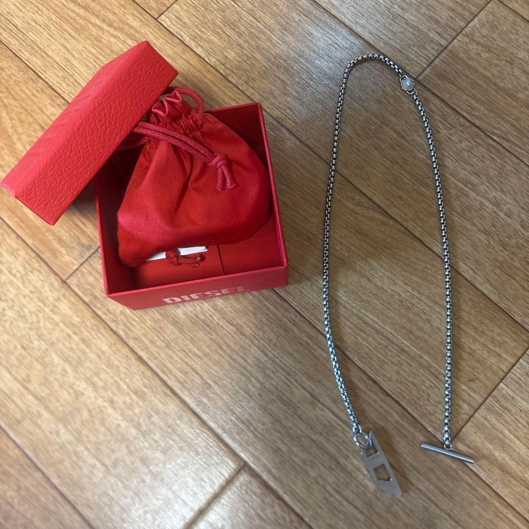ディーゼルネックレス