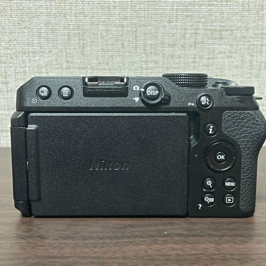 ミラーレス一眼Nikonz30・レンズDX16-50