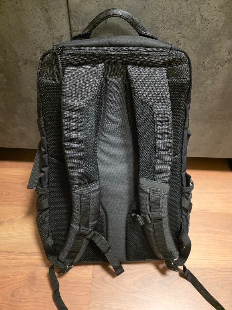 【美品】ガンバ大阪　hummel 選手仕様バックパック 黒 ロゴ付き