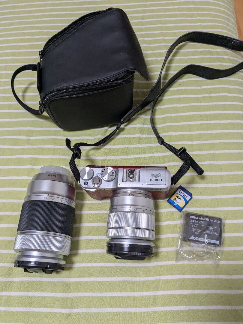 富士フイルム X-A1 ミラーレスカメラ16-50、 50-230mmレンズ付き