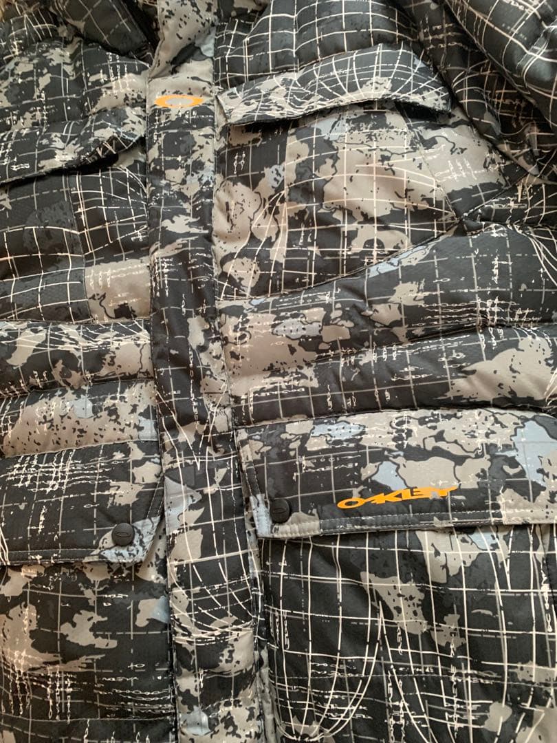 オークリー スノボード　ウェア　Ｍサイズ