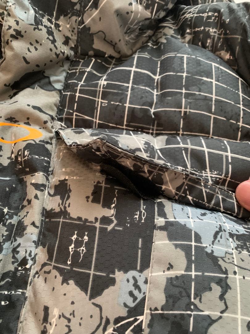 オークリー スノボード　ウェア　Ｍサイズ