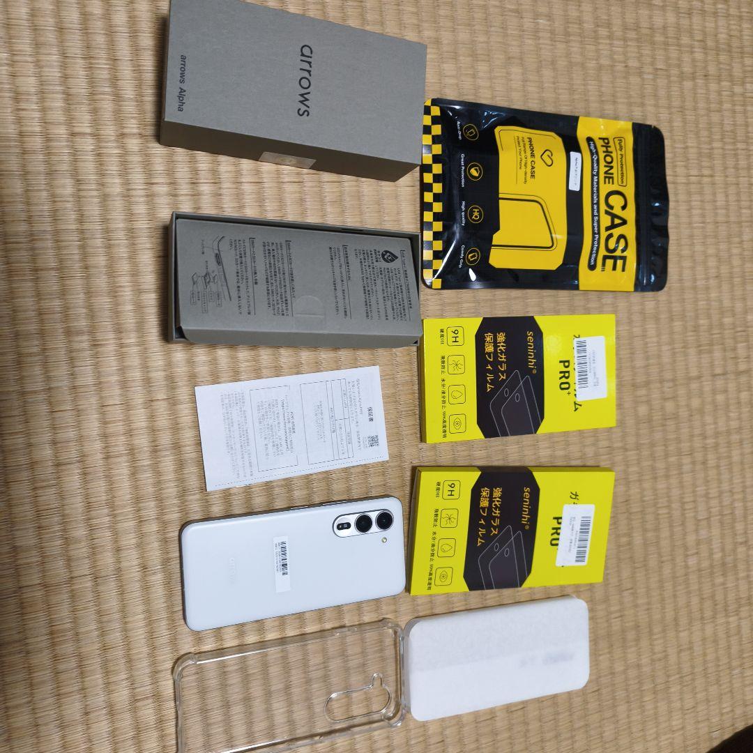 【美品】arrows Alpha ホワイト