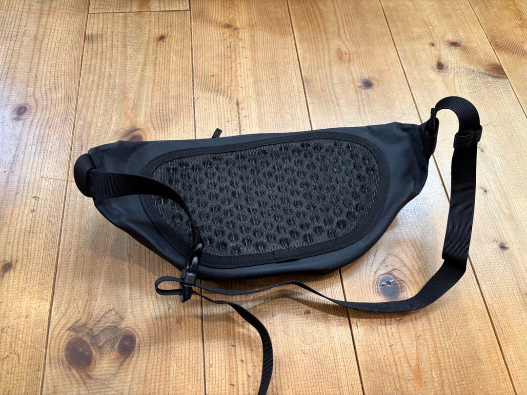 グランヴィル クロスボディ バッグ - Black / NA