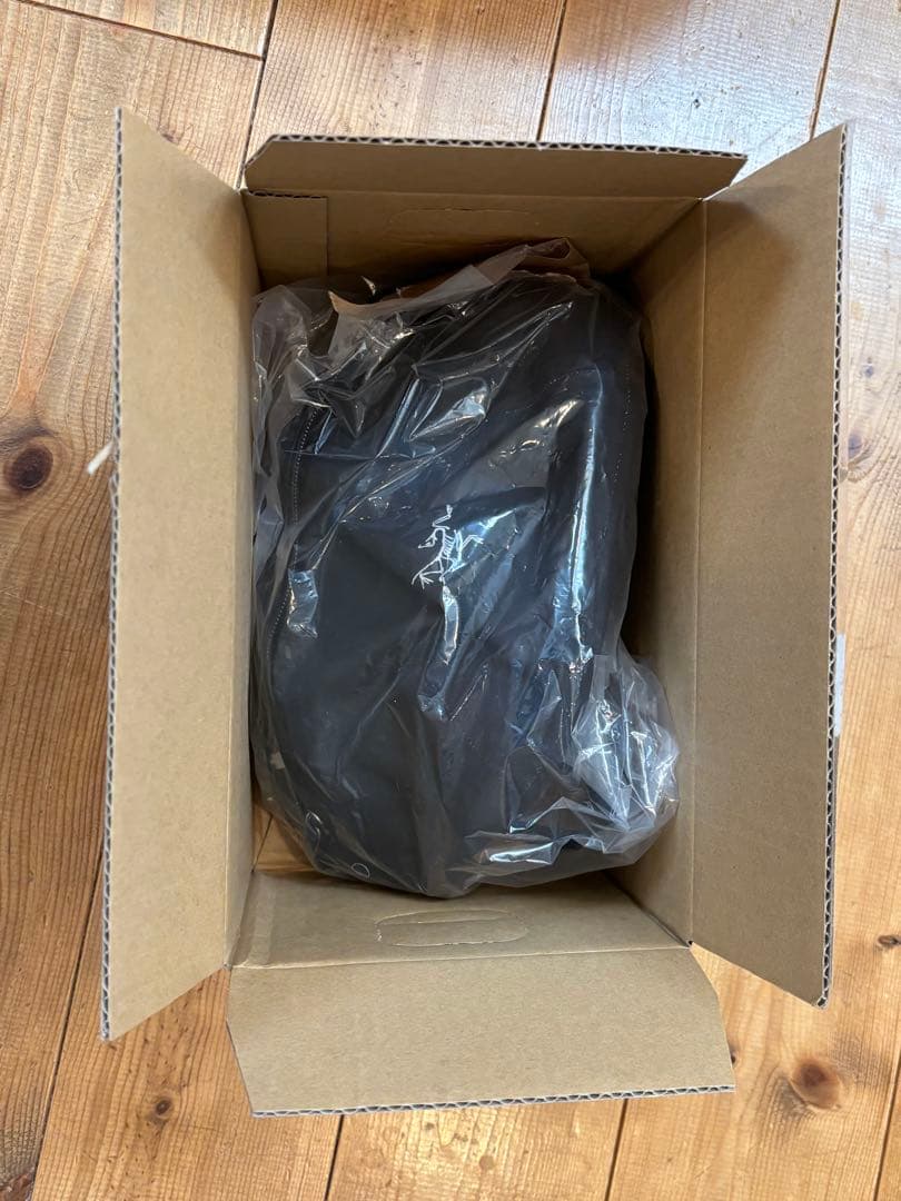 グランヴィル クロスボディ バッグ - Black / NA