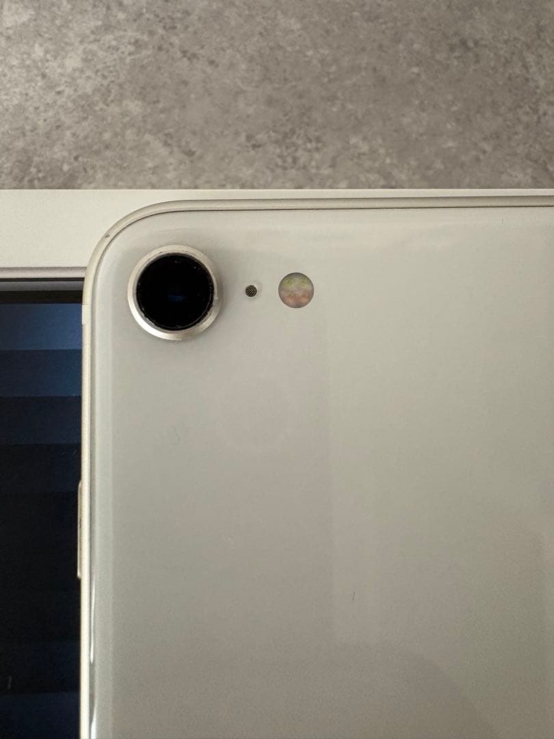 【箱つき】Apple iPhone SE 第3世代 本体 SIMフリー　128G